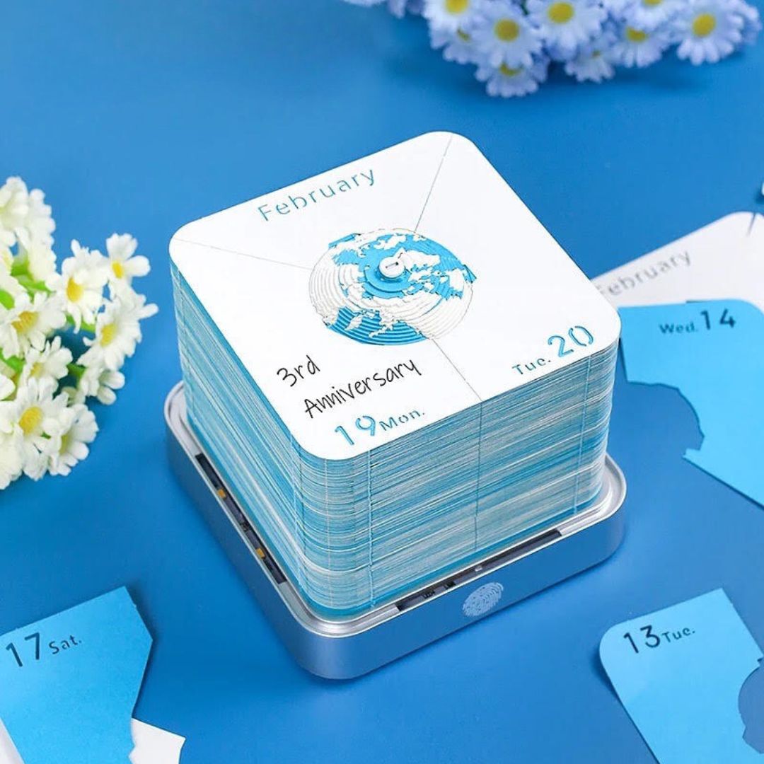 Globe Earth (Calendar 2024) Strathon